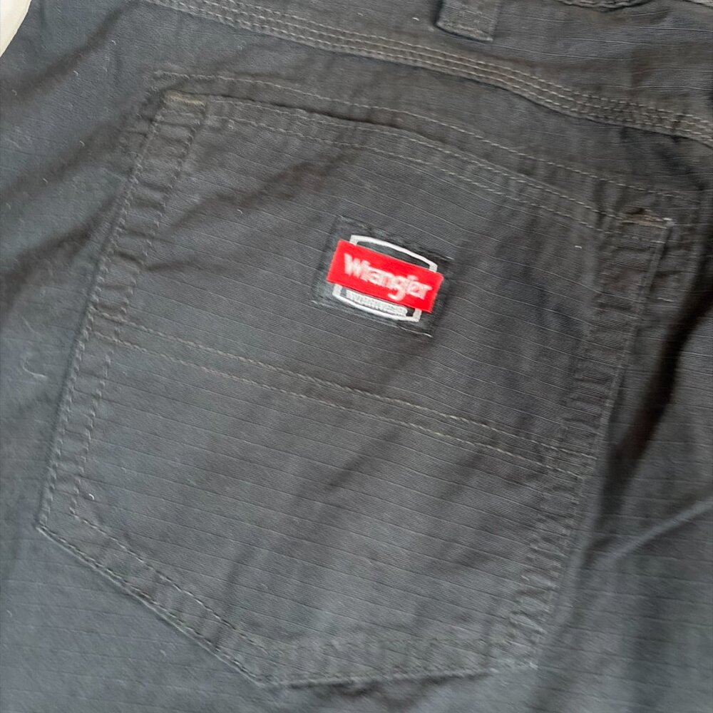 Wrangler Workwear Utility Shorts Men's 42 Black - Picture 8 of 8